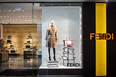 fendi дизайнер|fendi история.